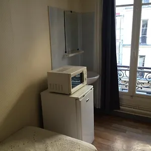 Otel Au Royal Mad