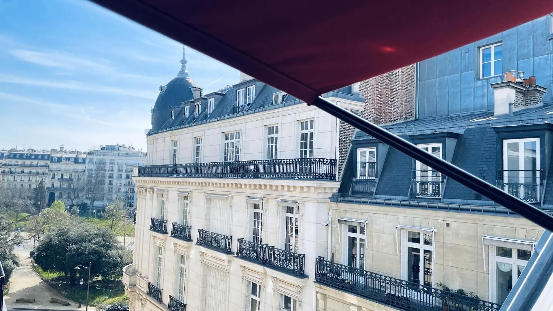 Room Mate Alain - Champs-Elysées Paris France